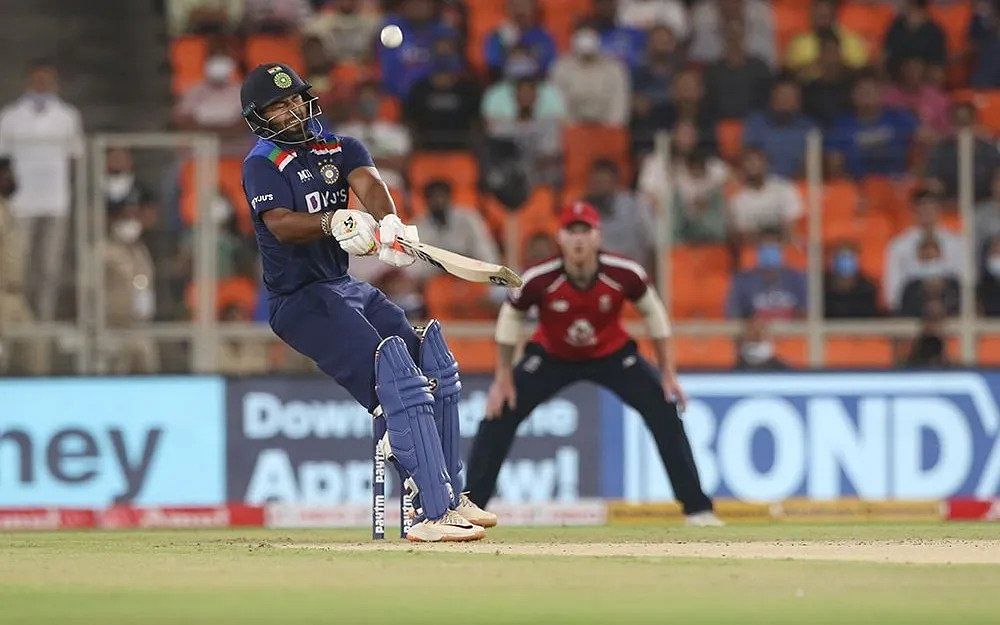 Rishabh Pant vs James Anderson